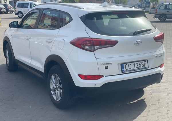 Hyundai Tucson cena 74000 przebieg: 139500, rok produkcji 2017 z Kowal małe 121